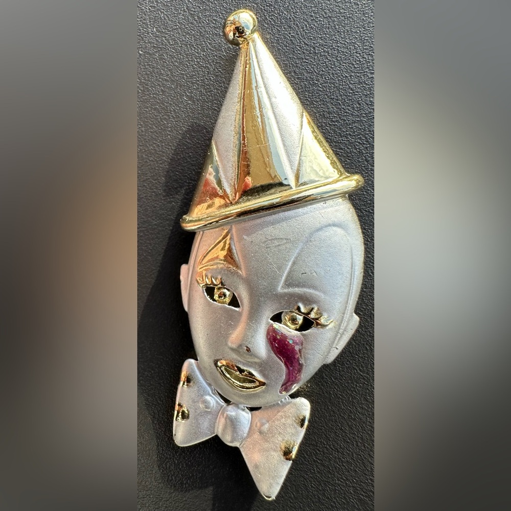 Vintage crying clown gold & silver brooch